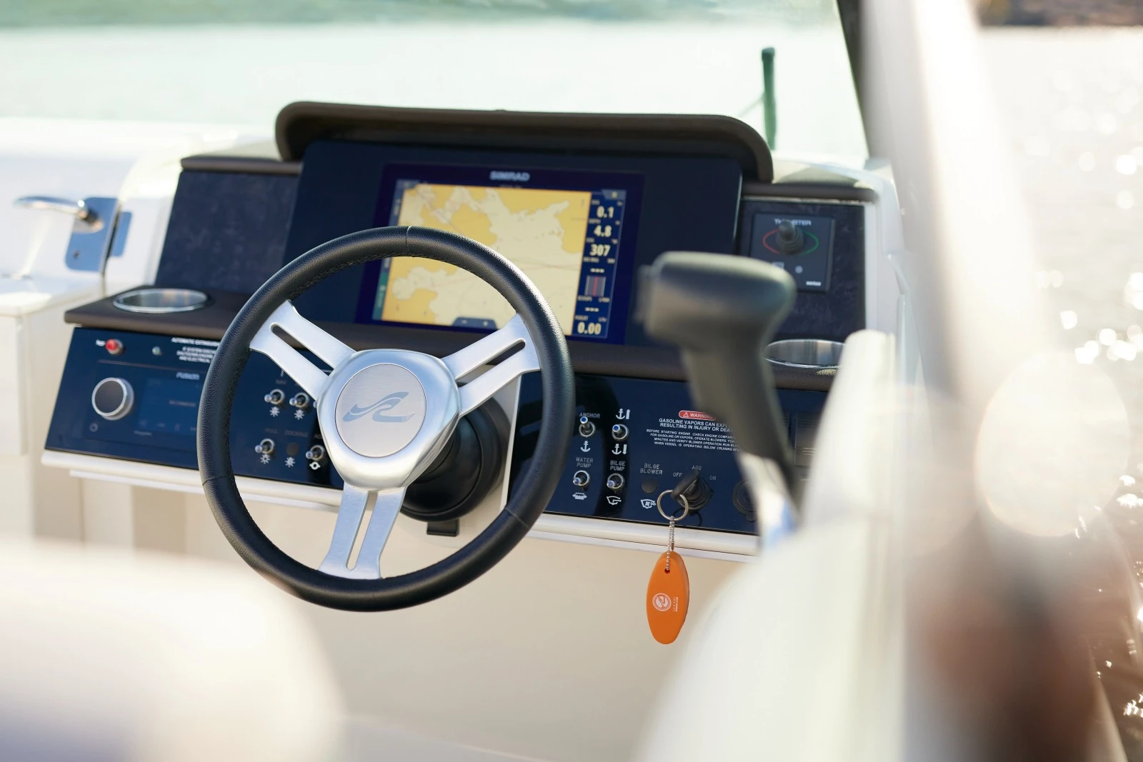   Sea Ray 250SDXO | Mobile.bg   15