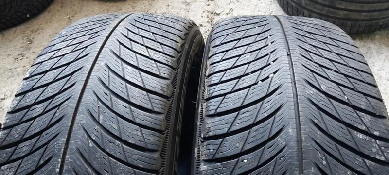 Гуми Зимни 235/50R19, снимка 3 - Гуми и джанти - 34707509