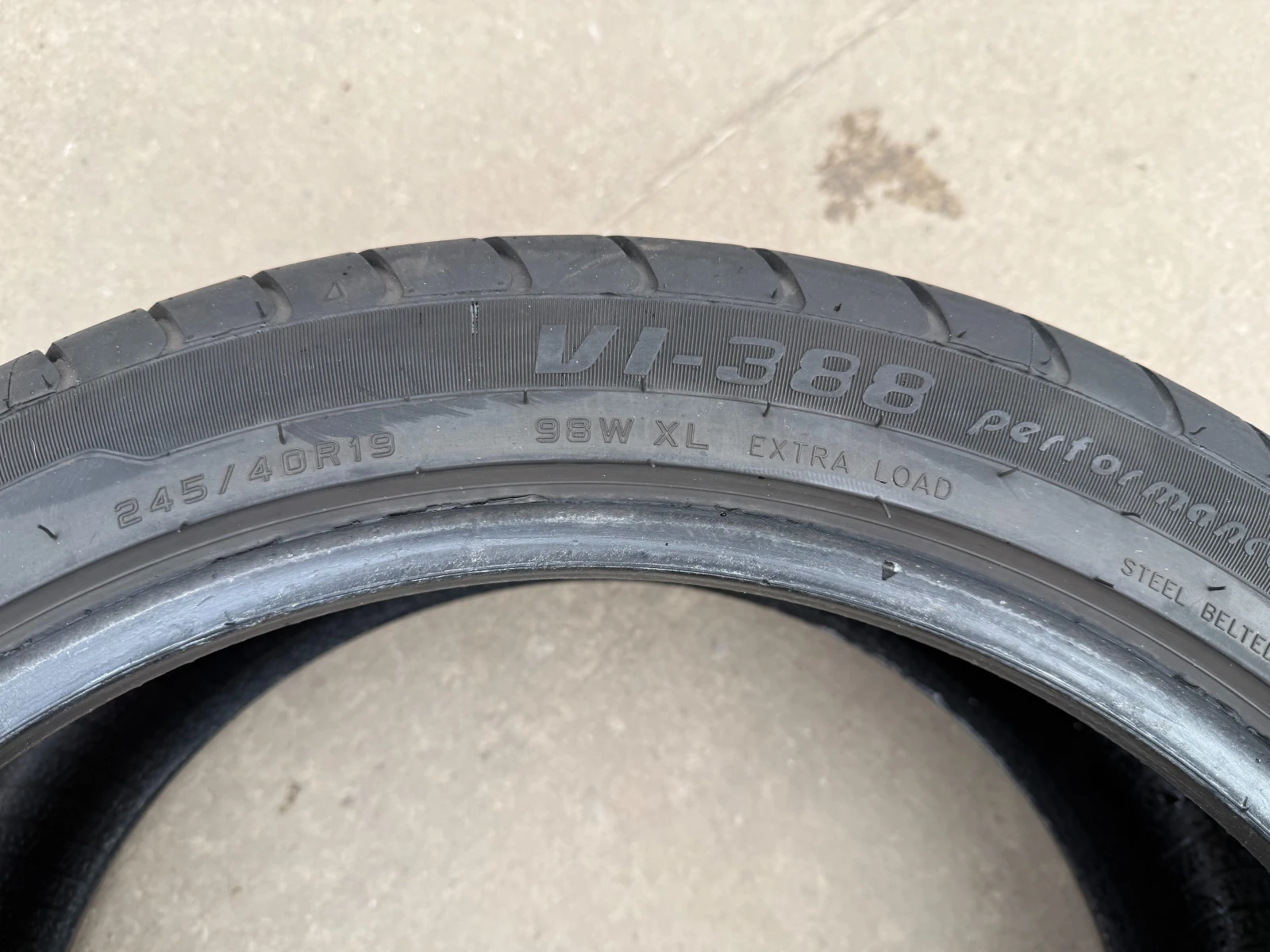 Гуми Летни 245/40R19, снимка 5 - Гуми и джанти - 53933182