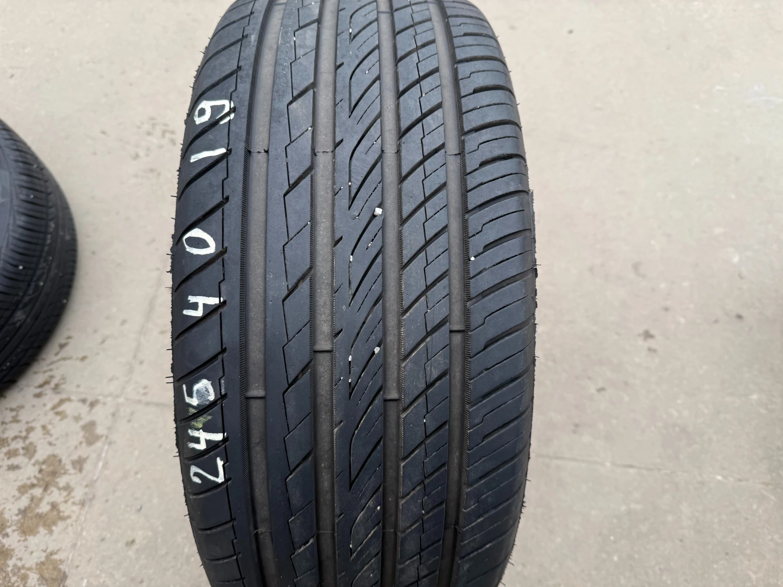 Гуми Летни 245/40R19