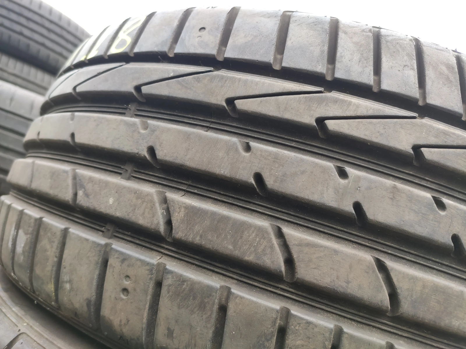 Гуми Летни 215/40R18