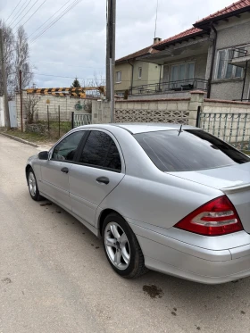 Mercedes-Benz C 200, снимка 13