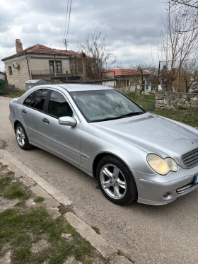 Mercedes-Benz C 200, снимка 9
