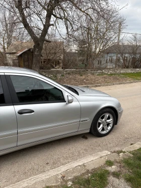 Mercedes-Benz C 200, снимка 10