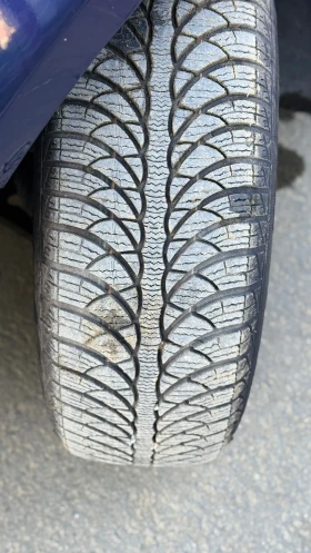 VW Touran Touran 2.0TDI , 140к.с.7-местен, 2007г. - 2250 € / 4400.62 лв. - 82085600 12