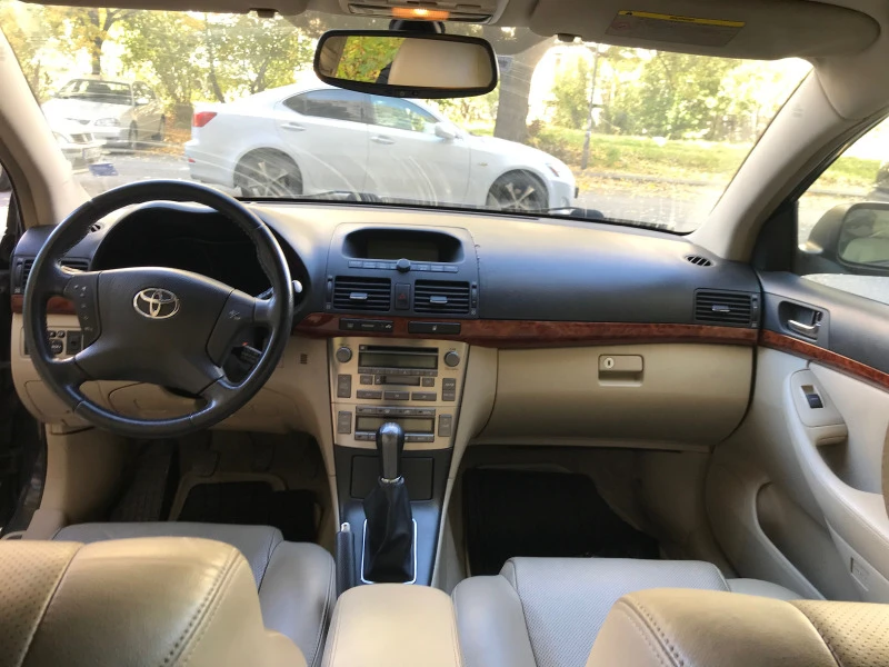 Toyota Avensis 2.0, снимка 5 - Автомобили и джипове - 45060040