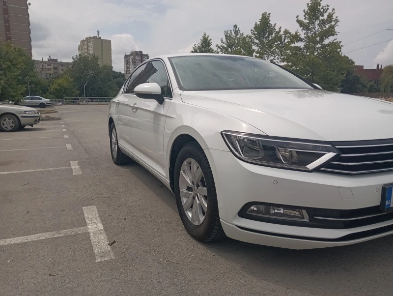 VW Passat Б 8  2.0 ТДИ ниво на оборудване: комфорт , снимка 2 - Автомобили и джипове - 46743487