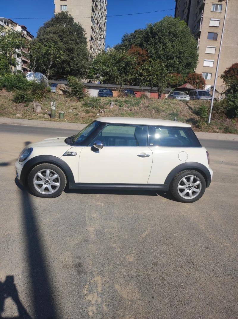 Mini One, снимка 2 - Автомобили и джипове - 47327914