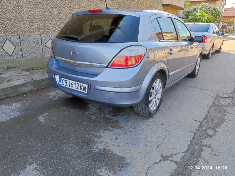 Opel Astra H, снимка 5 - Автомобили и джипове - 47475527