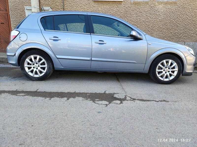 Opel Astra H, снимка 4 - Автомобили и джипове - 47475527