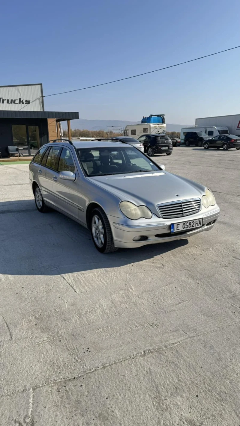 Mercedes-Benz C 180, снимка 4 - Автомобили и джипове - 47836034