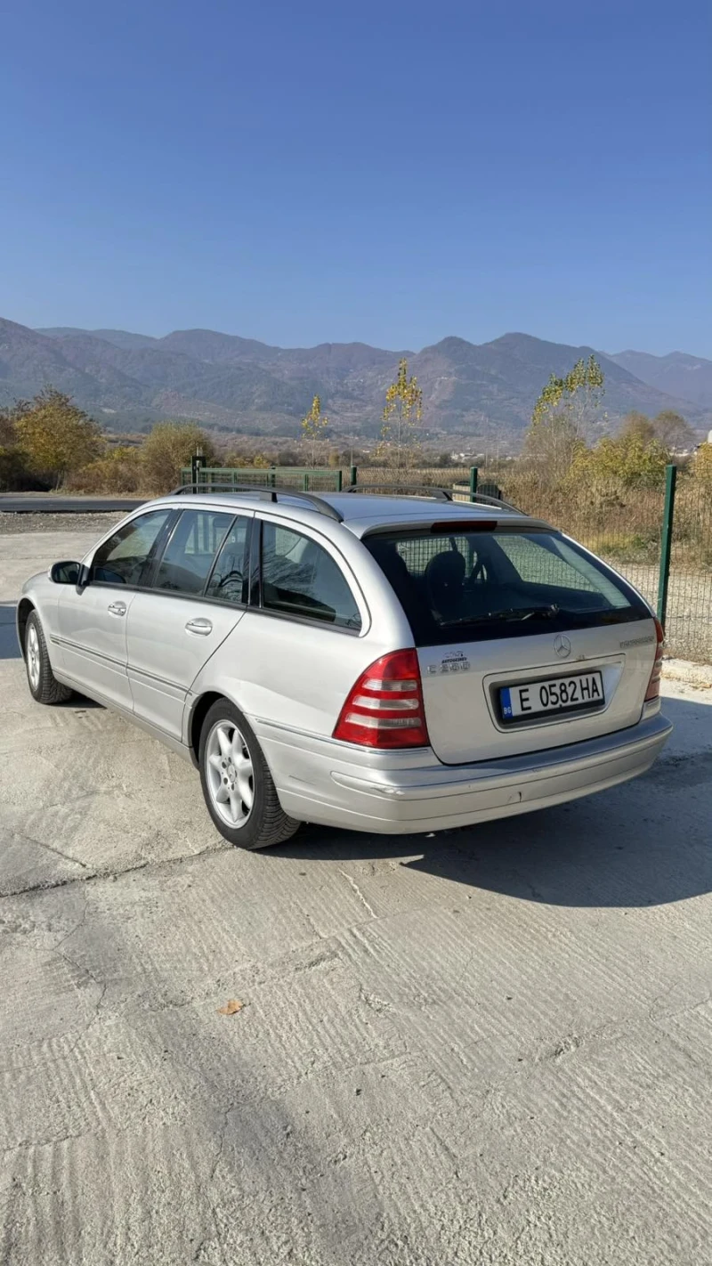 Mercedes-Benz C 180, снимка 2 - Автомобили и джипове - 47836034