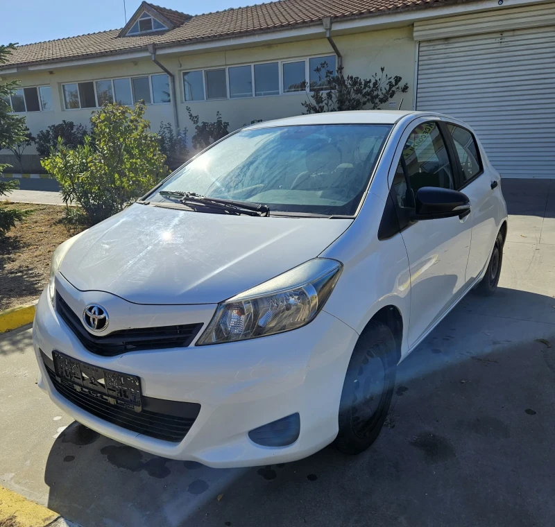 Toyota Yaris Ударен , снимка 1 - Автомобили и джипове - 47844818