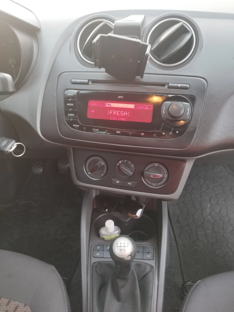 Seat Ibiza, снимка 10 - Автомобили и джипове - 52383753
