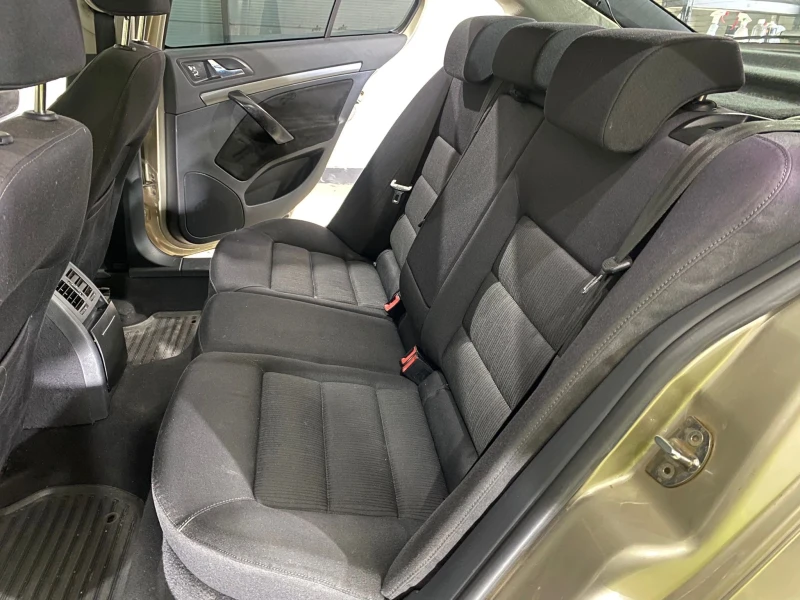 Skoda Octavia, снимка 10 - Автомобили и джипове - 51336565