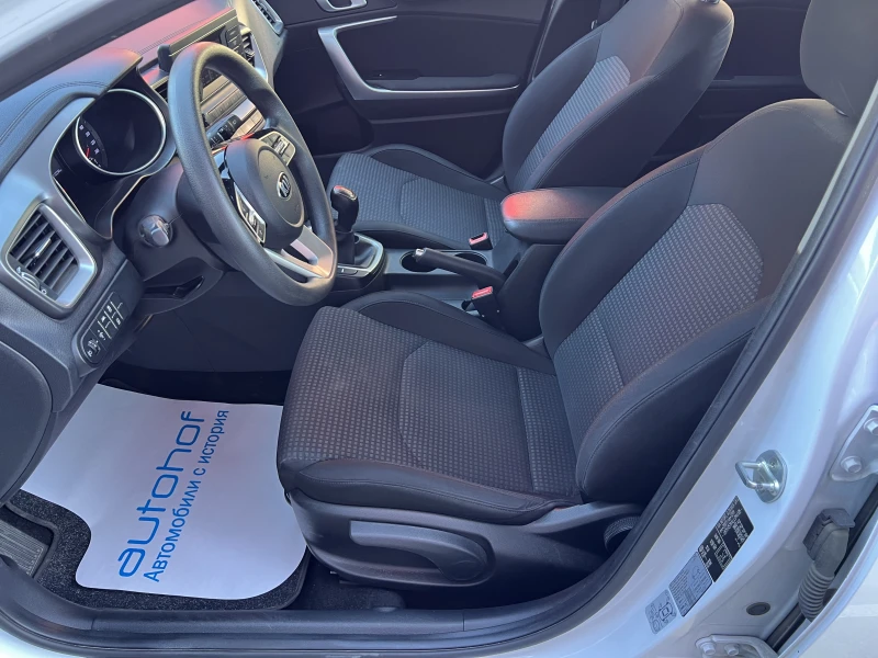 Kia Ceed LX/1.6CRDi/116k.c./6MT, снимка 8 - Автомобили и джипове - 51568505