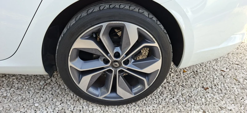 Renault Megane 1.5DCI, снимка 12 - Автомобили и джипове - 52089347