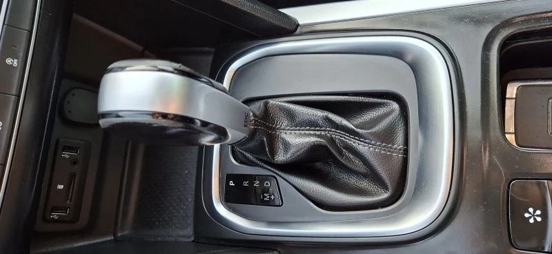 Renault Megane 1.5DCI, снимка 8 - Автомобили и джипове - 52089347