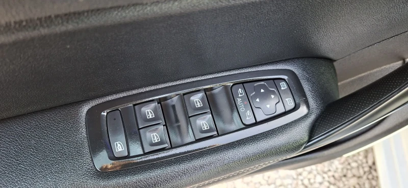 Renault Megane 1.5DCI, снимка 7 - Автомобили и джипове - 52089347