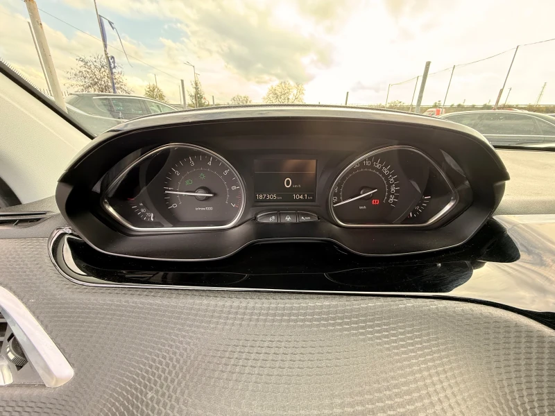 Peugeot 2008 1.2* Турбо* Нов внос* Топ* Клима* Реална* Нави* , снимка 15 - Автомобили и джипове - 52487857