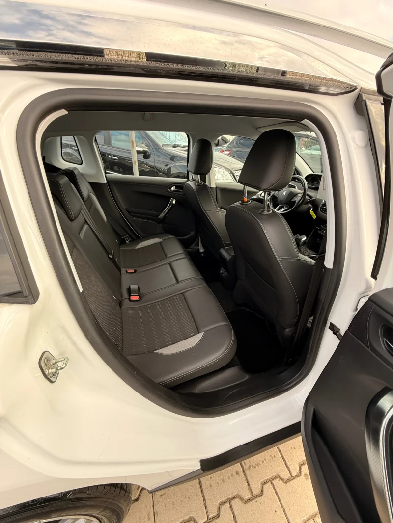 Peugeot 2008 1.2* Турбо* Нов внос* Топ* Клима* Реална* Нави* , снимка 6 - Автомобили и джипове - 52487857