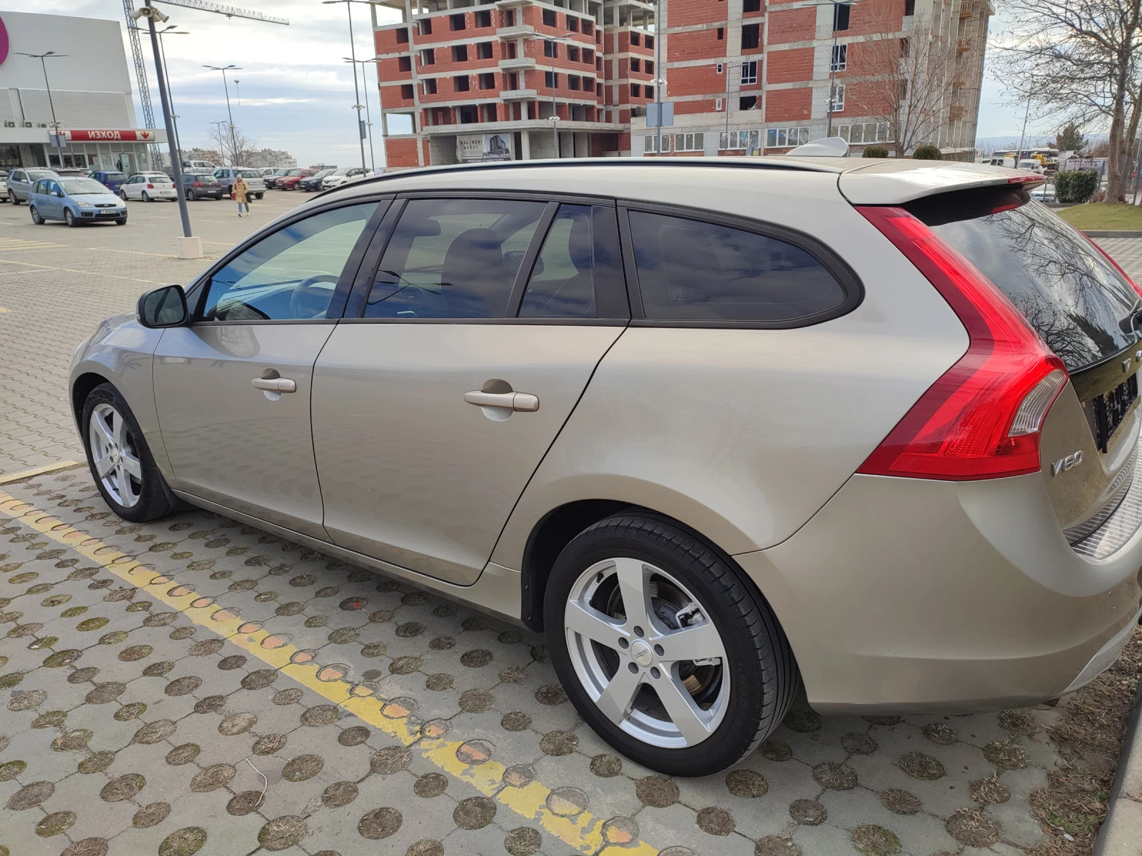 Volvo V60 1.6 D кожа - изображение 7