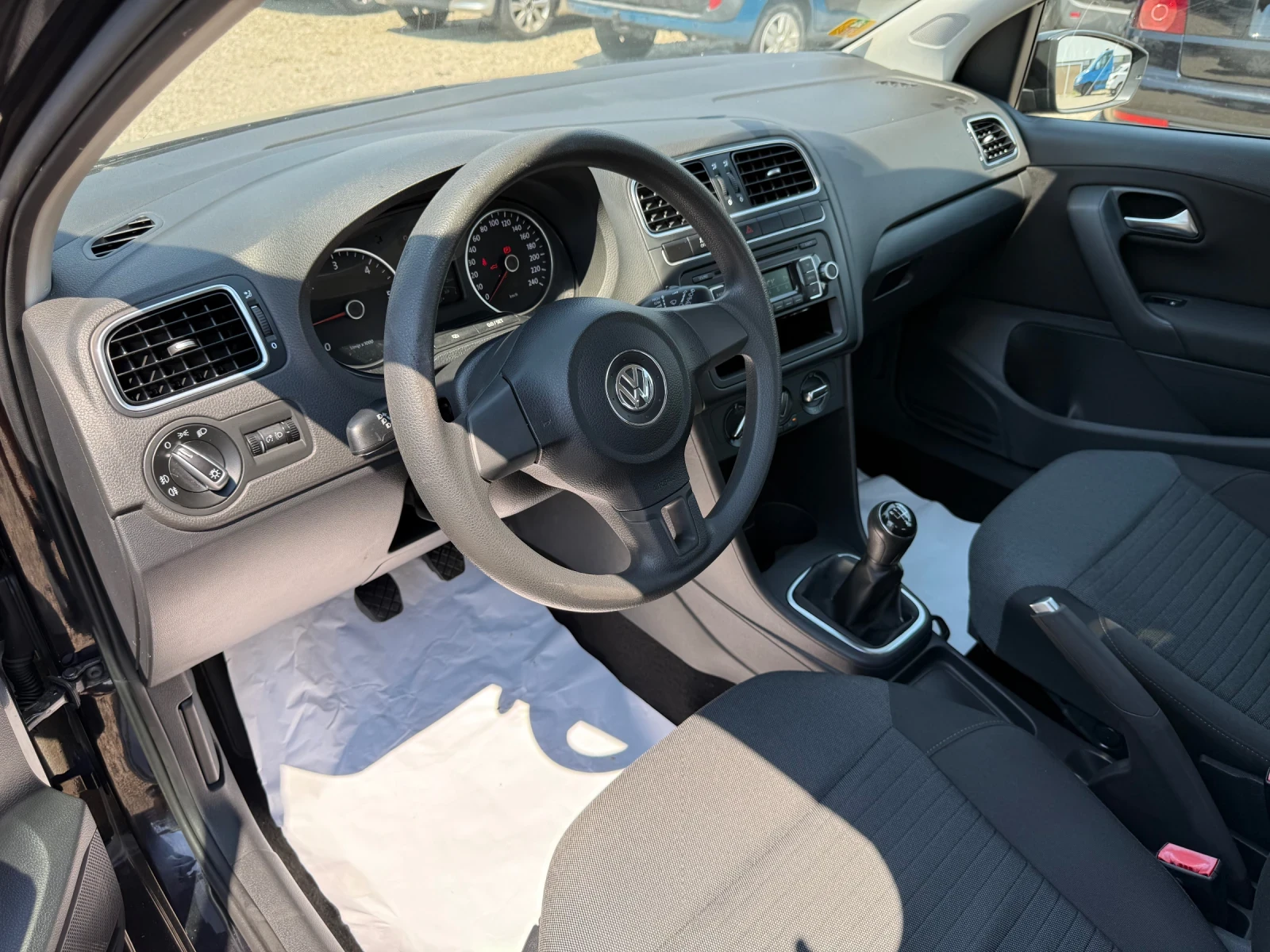 VW Polo 1.2tdi/75hp/SERVICE BOOK/  - изображение 7