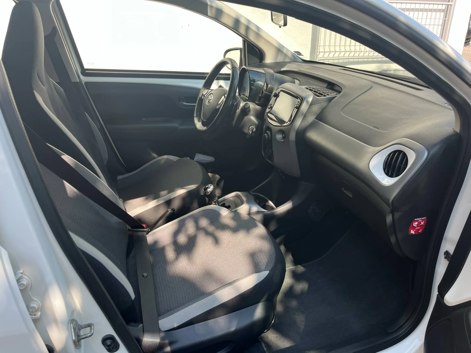 Toyota Aygo  Automat 1.0VVTI - изображение 10