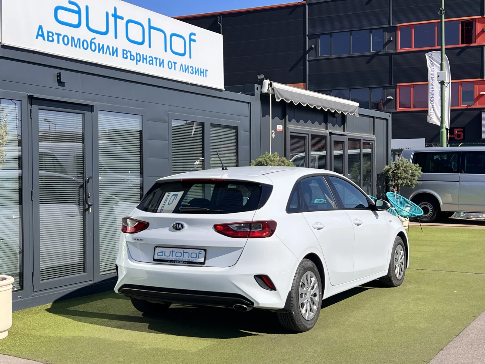 Kia Ceed LX/1.6CRDi/116k.c./6MT - изображение 4