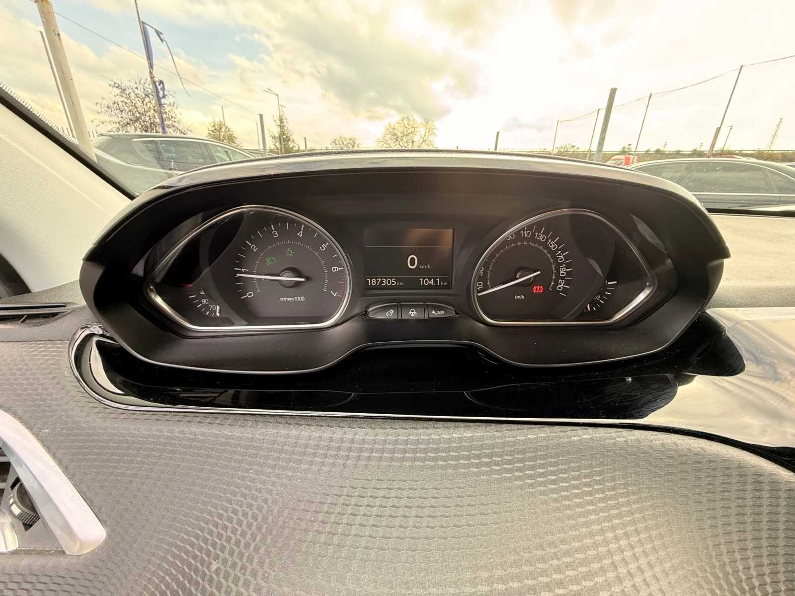 Peugeot 2008 1.2* *  * * * * *  | Mobile.bg   15