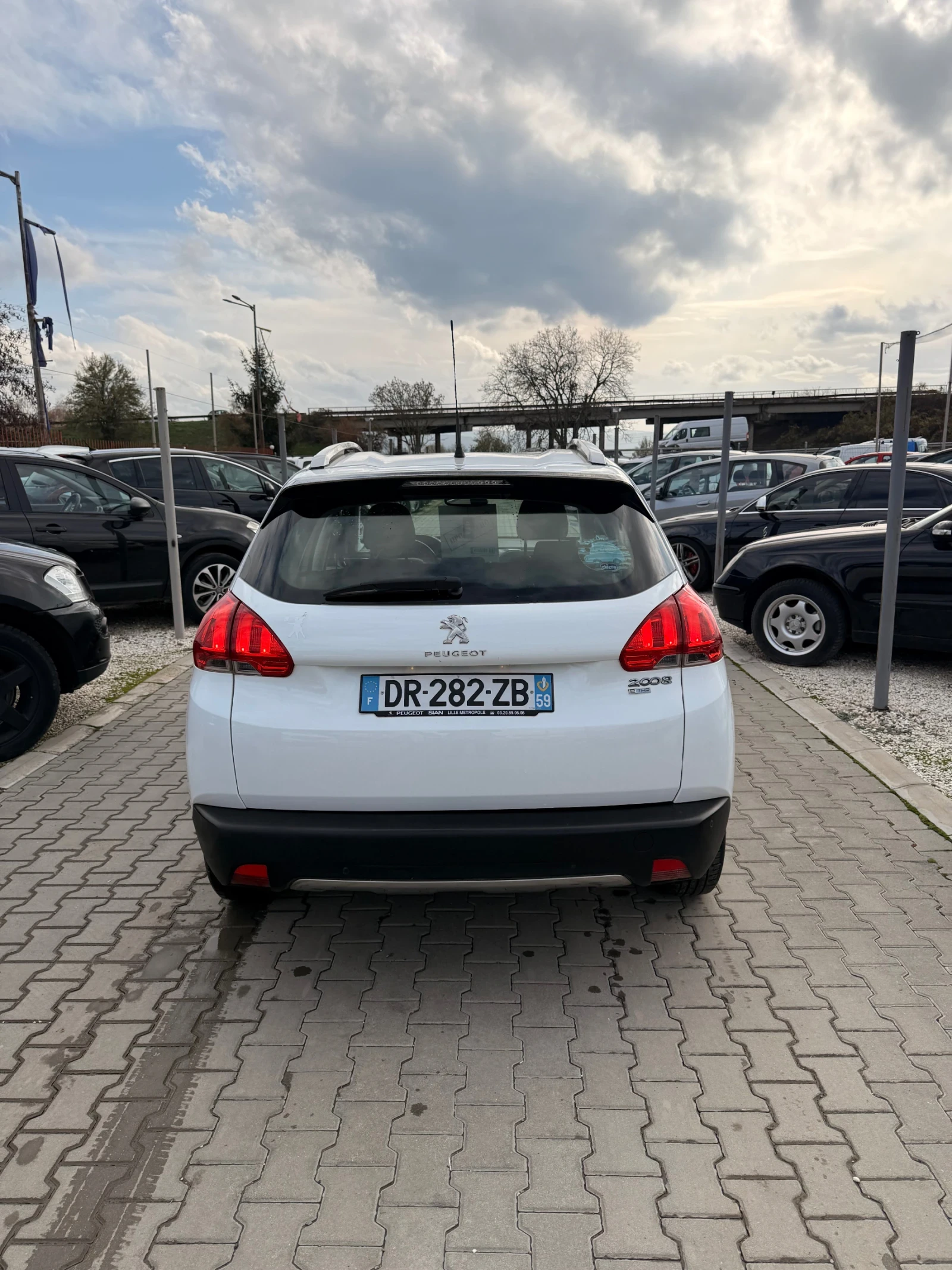 Peugeot 2008 1.2* Турбо* Нов внос* Топ* Клима* Реална* Нави*  - изображение 8
