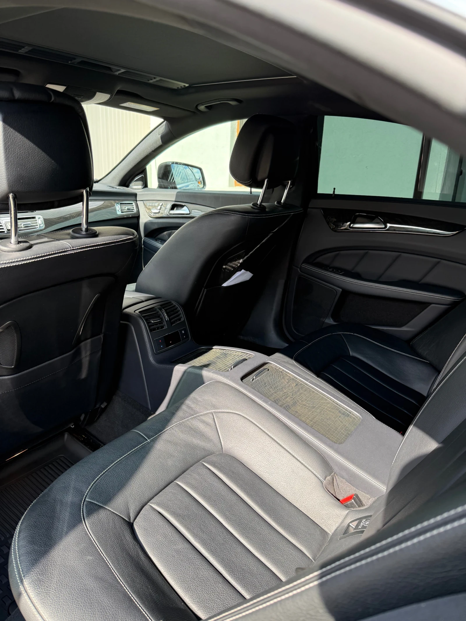 Mercedes-Benz CLS 550 4Matic, снимка 9 - Автомобили и джипове - 53343537