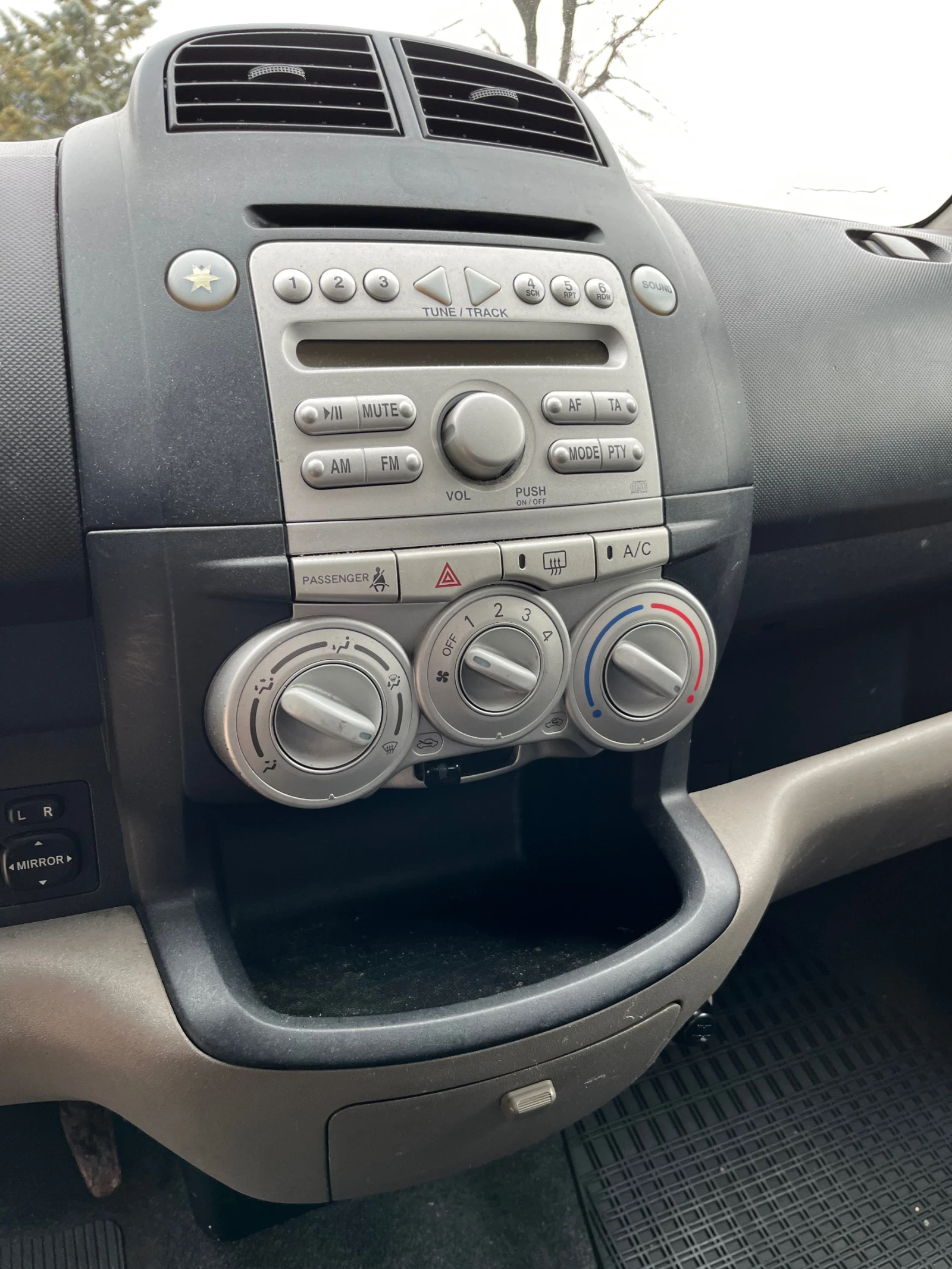 Daihatsu Sirion  - изображение 7