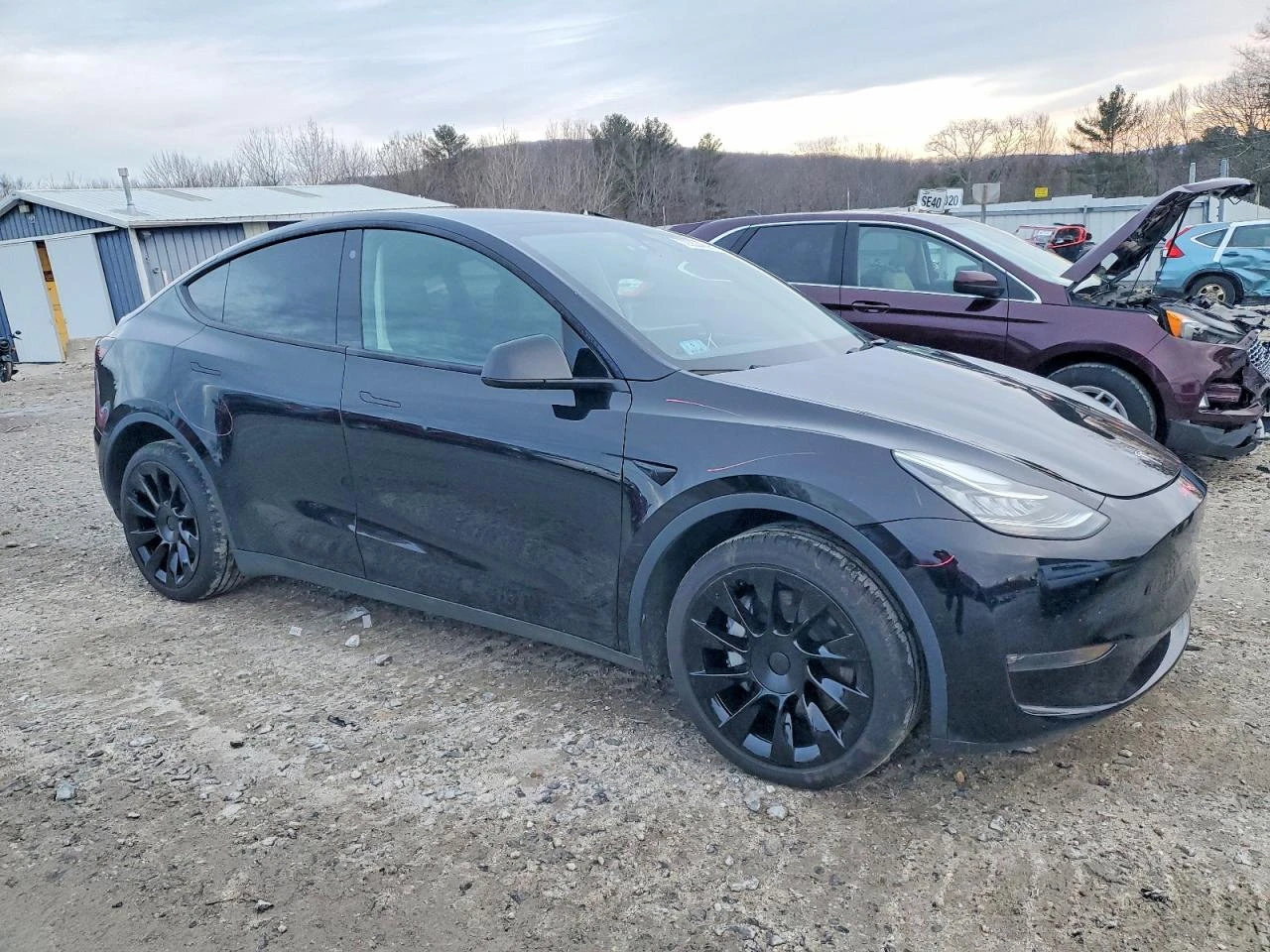 Tesla Model Y * DUAL MOTOR* AWD* КОЖА* LED*  - изображение 4
