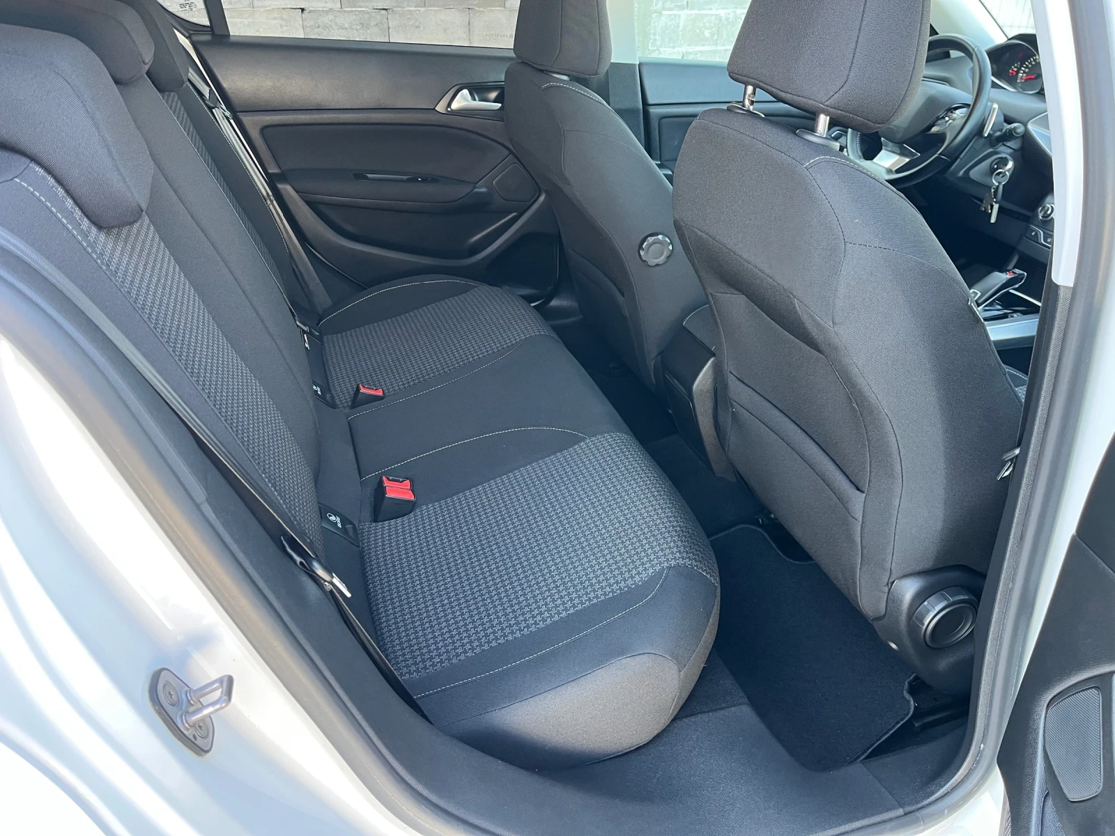 Peugeot 308 HDI, снимка 9 - Автомобили и джипове - 53784362