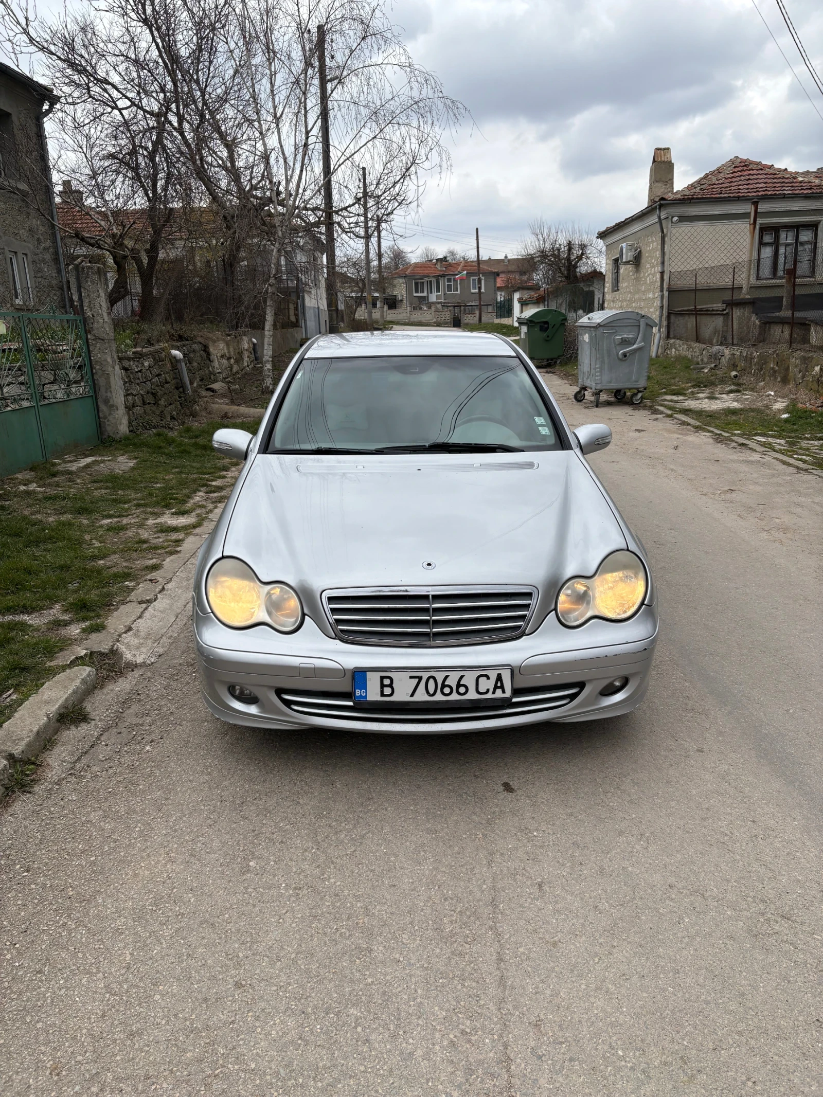 Mercedes-Benz C 200, снимка 8 - Автомобили и джипове - 53904426