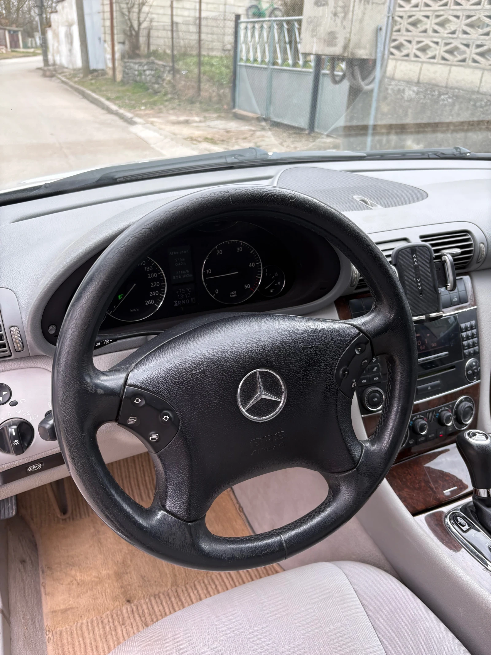 Mercedes-Benz C 200, снимка 14 - Автомобили и джипове - 53904426