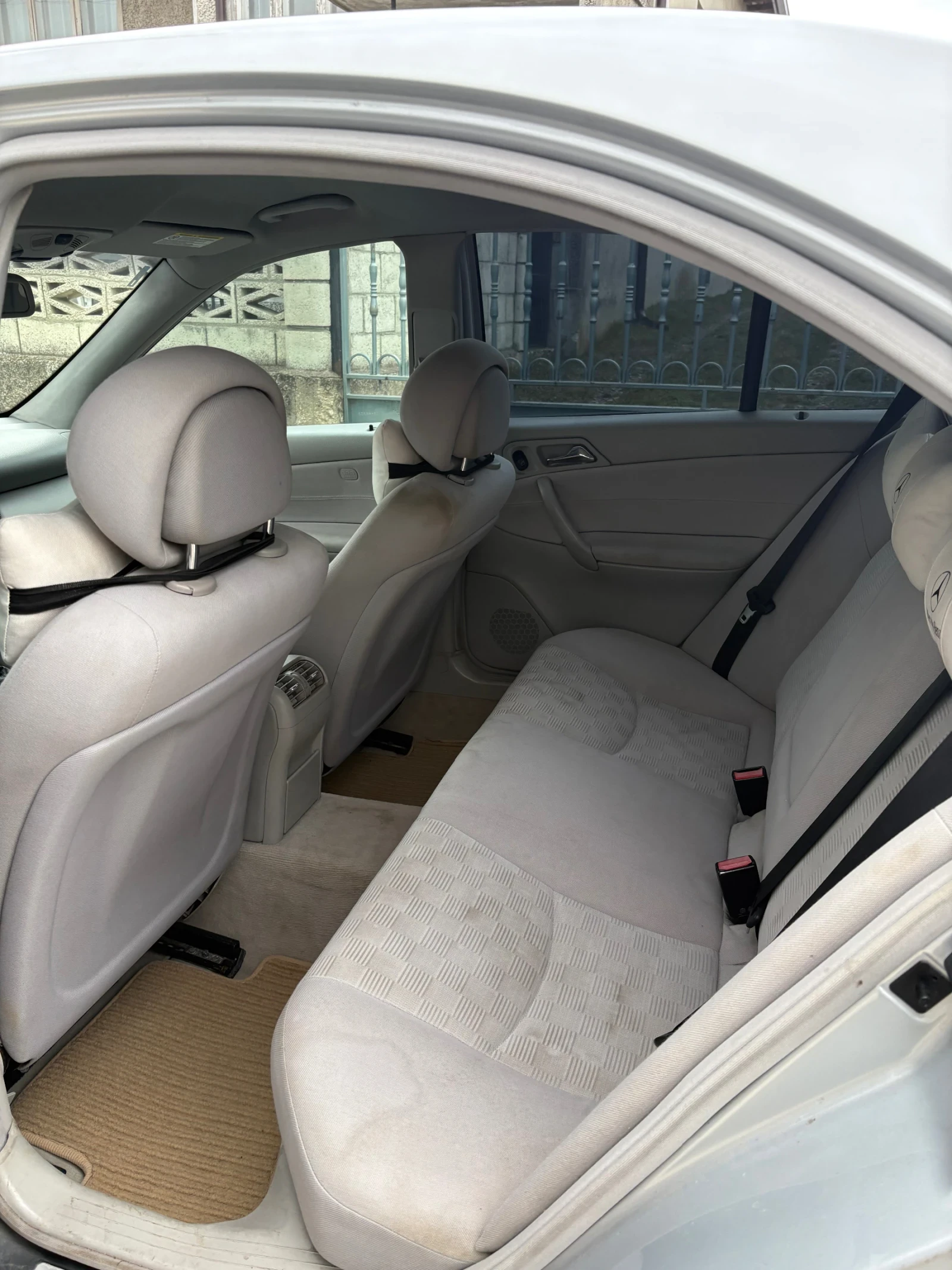 Mercedes-Benz C 200, снимка 4 - Автомобили и джипове - 53904426