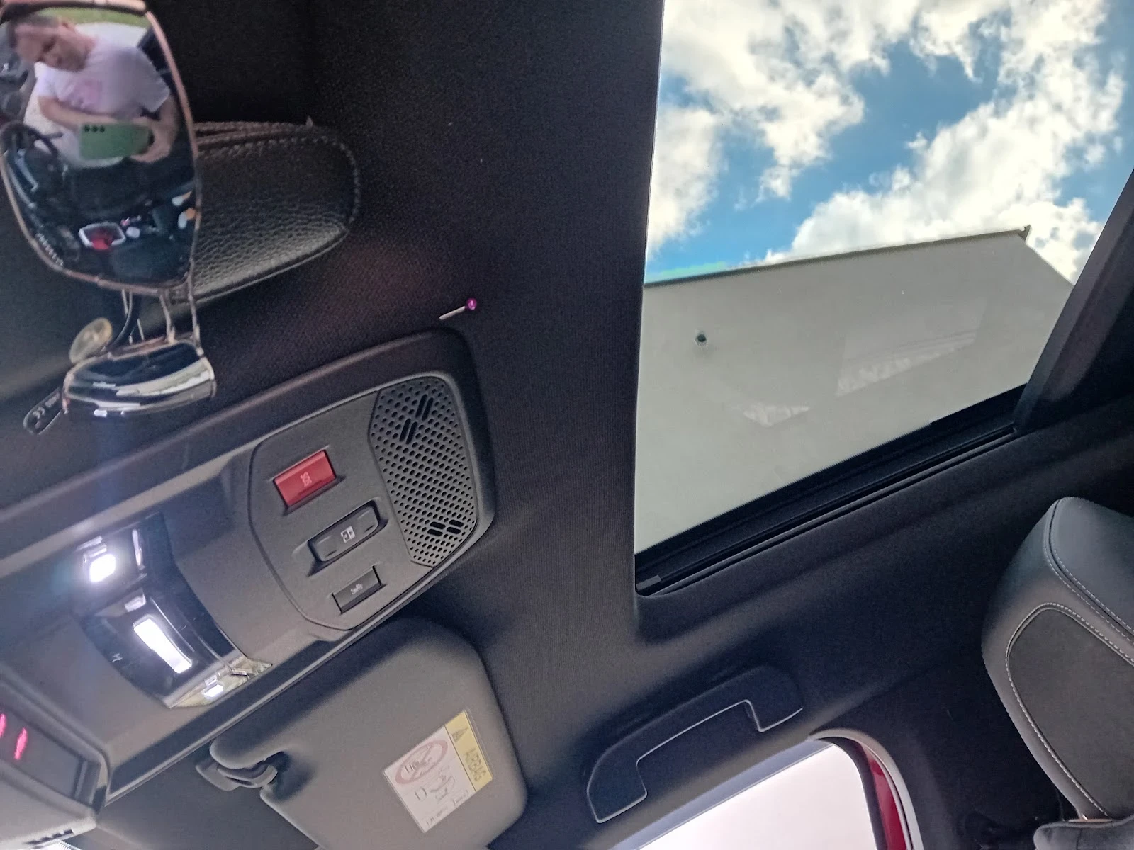 Peugeot 2008, снимка 16 - Автомобили и джипове - 54102692