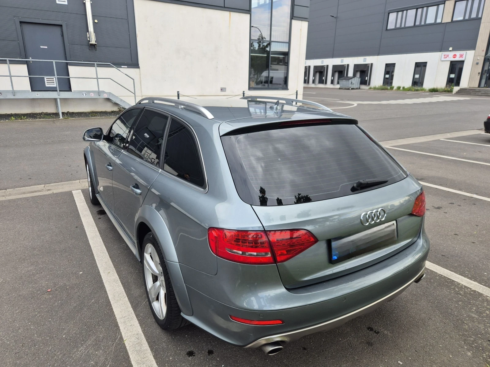 Audi A4 Allroad 3.0TDi, 4x4 Quattro, Bang&Olufsen, Xenon , снимка 4 - Автомобили и джипове - 54557618