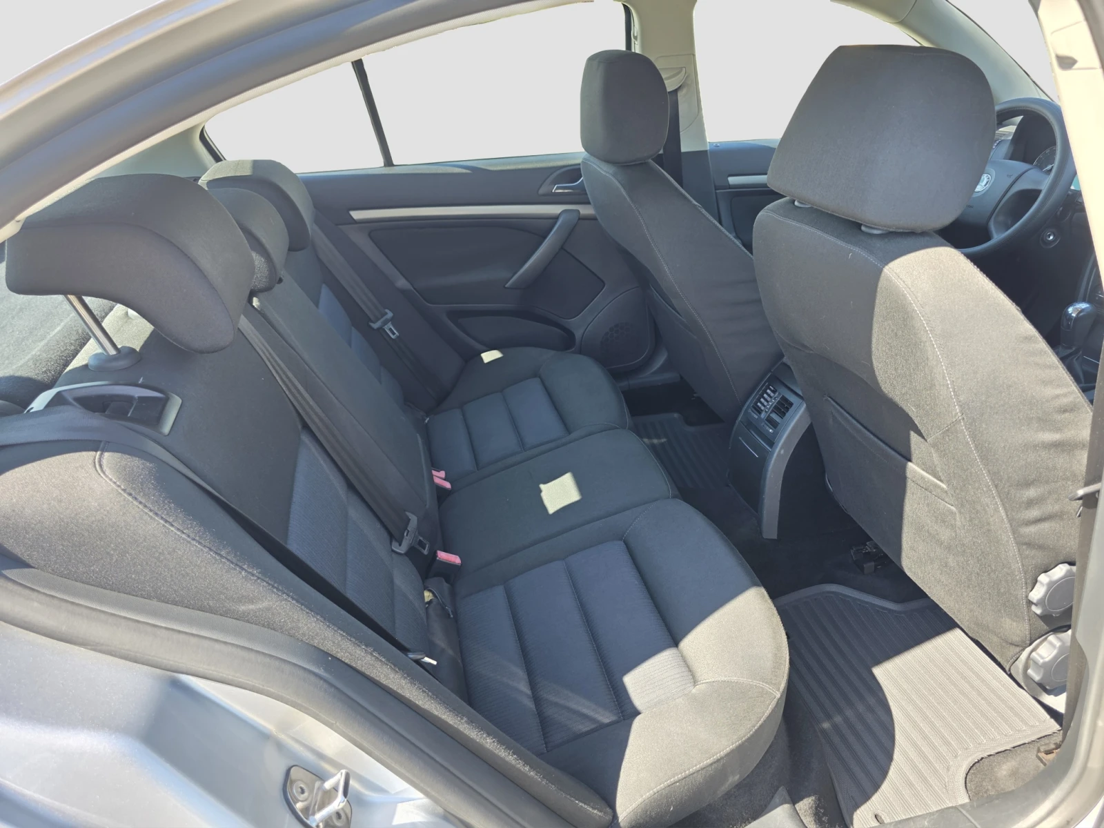Skoda Octavia 2.0 TDI, снимка 15 - Автомобили и джипове - 54966202