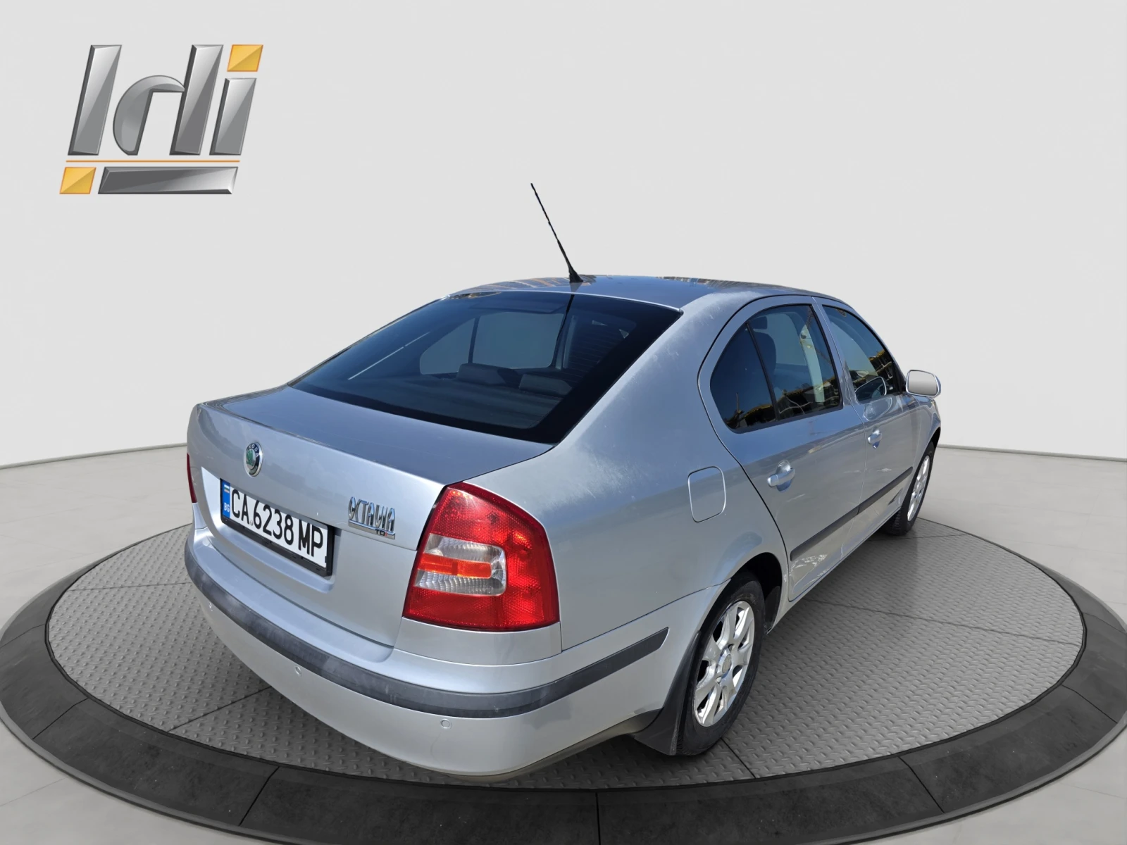 Skoda Octavia 2.0 TDI, снимка 6 - Автомобили и джипове - 54966202