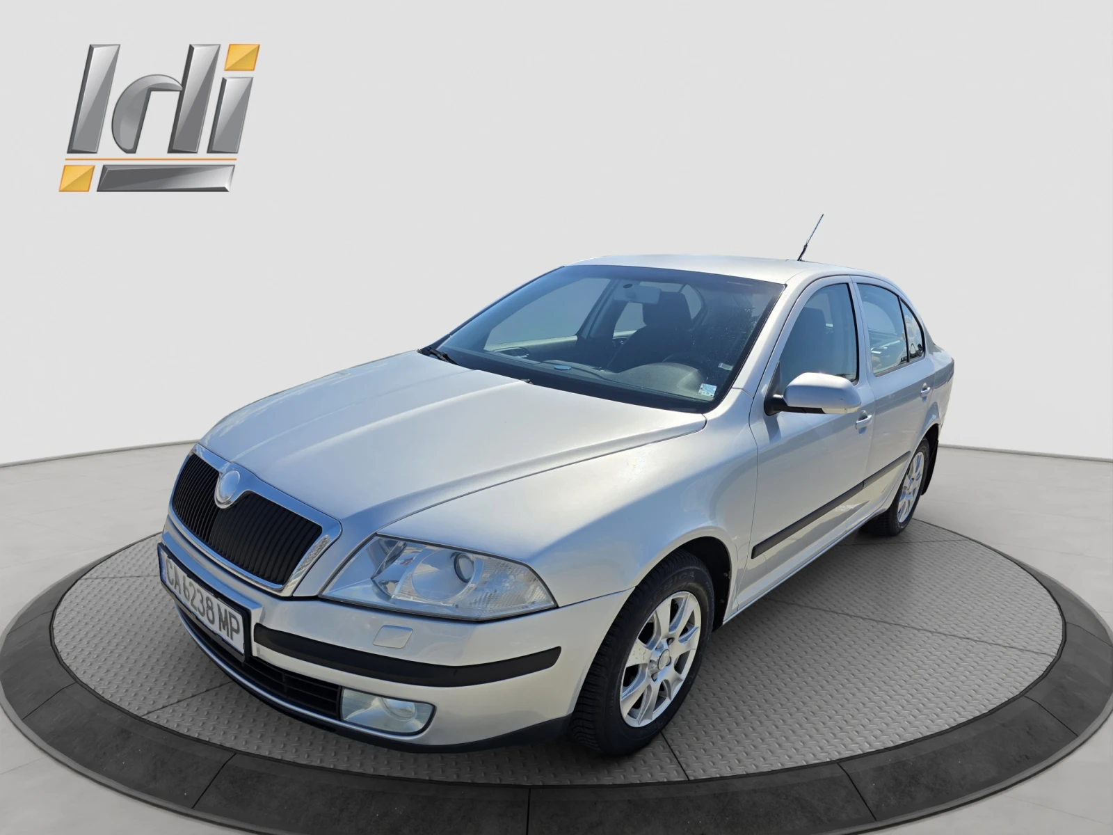 Skoda Octavia 2.0 TDI, снимка 2 - Автомобили и джипове - 54966202