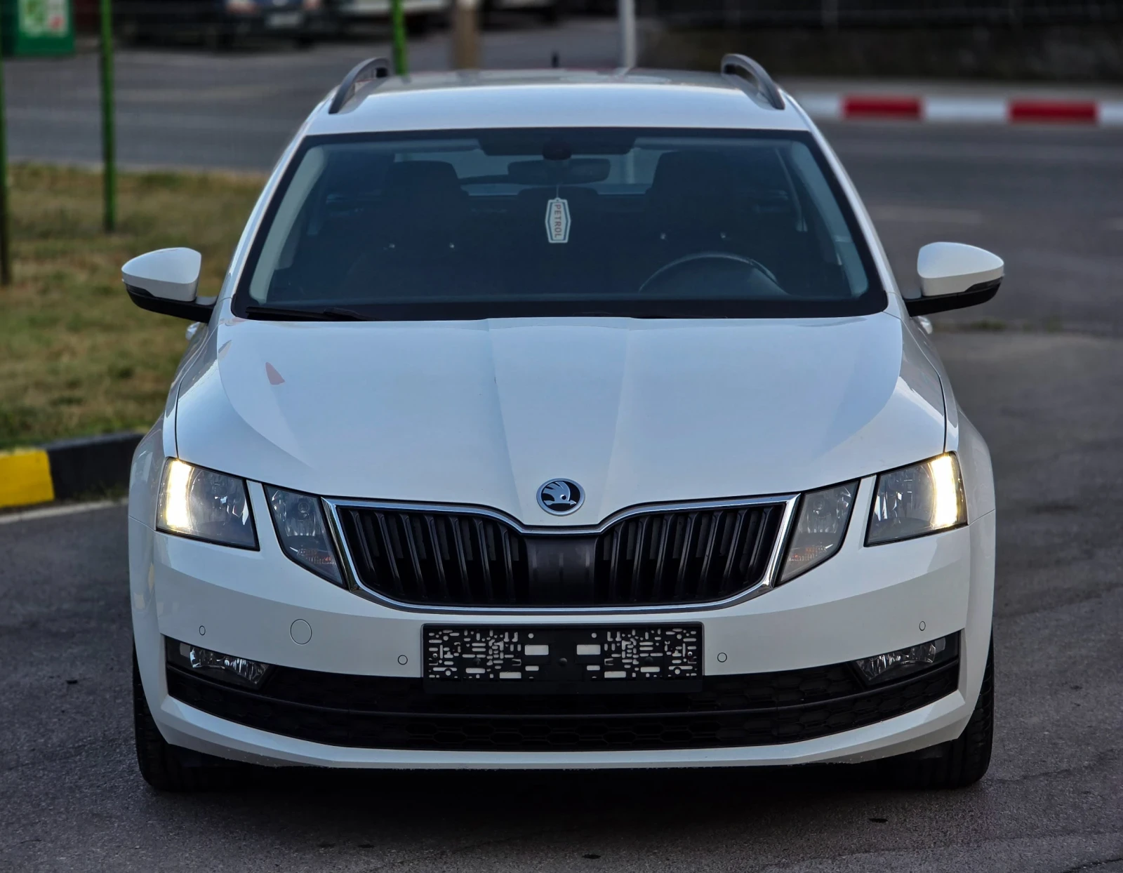 Skoda Octavia 1.6TDI 116hp * Distronic * Euro 6 * , снимка 8 - Автомобили и джипове - 55104373