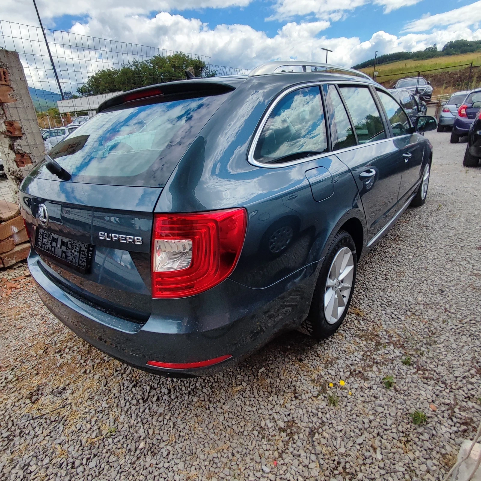 Skoda Superb 2.0 TDI* AVTOMAT* NAVI* 140ks* , снимка 8 - Автомобили и джипове - 55414574