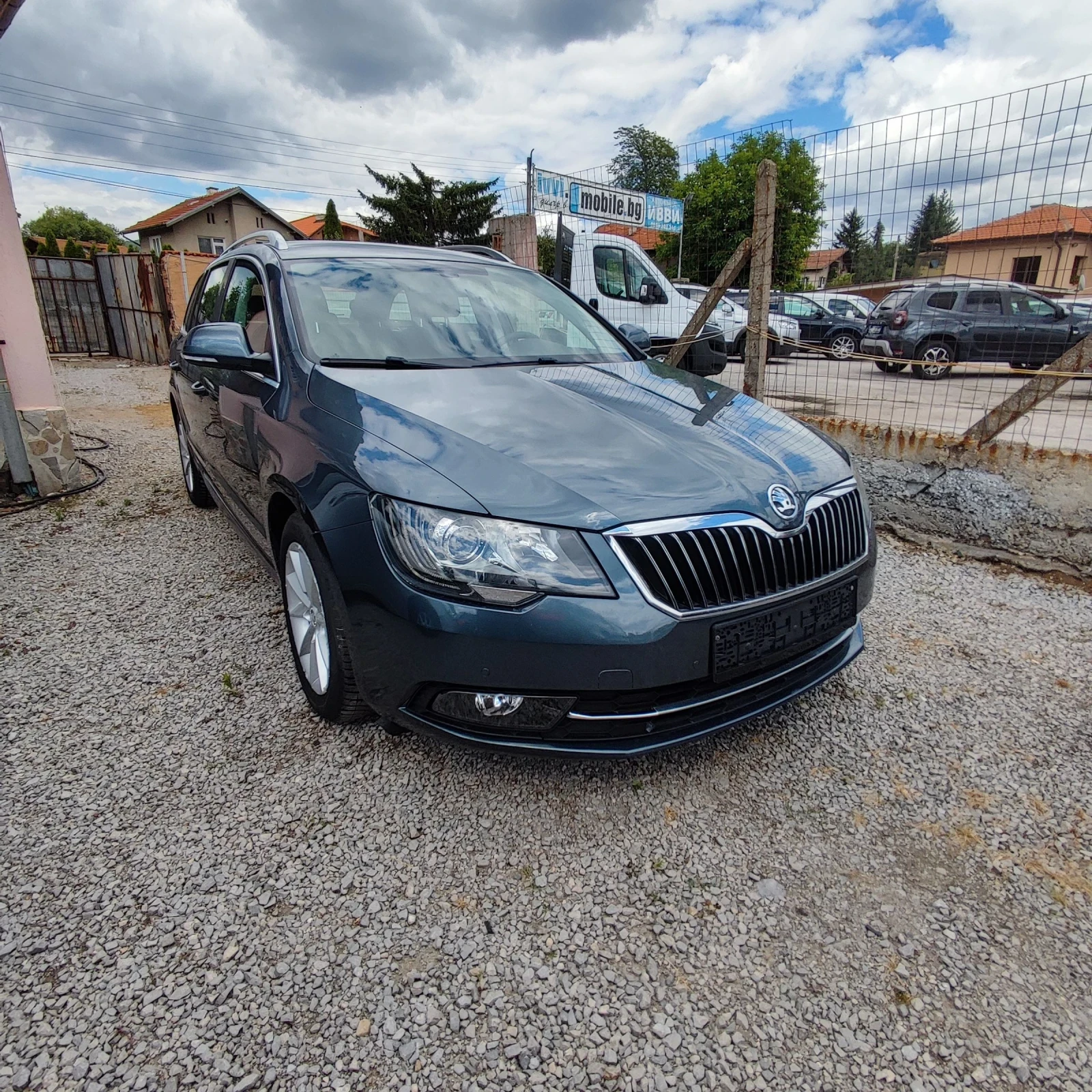 Skoda Superb 2.0 TDI* AVTOMAT* NAVI* 140ks* , снимка 3 - Автомобили и джипове - 55414574