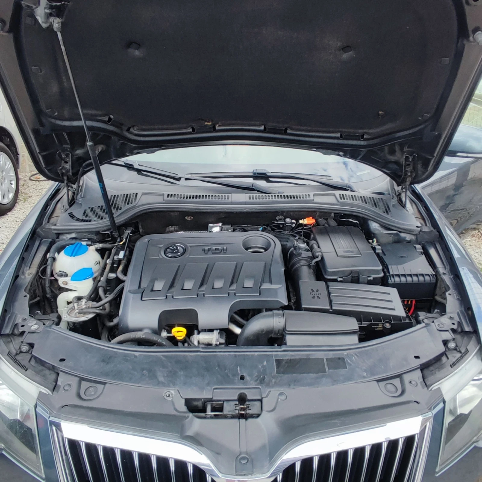 Skoda Superb 2.0 TDI* AVTOMAT* NAVI* 140ks* , снимка 16 - Автомобили и джипове - 55414574