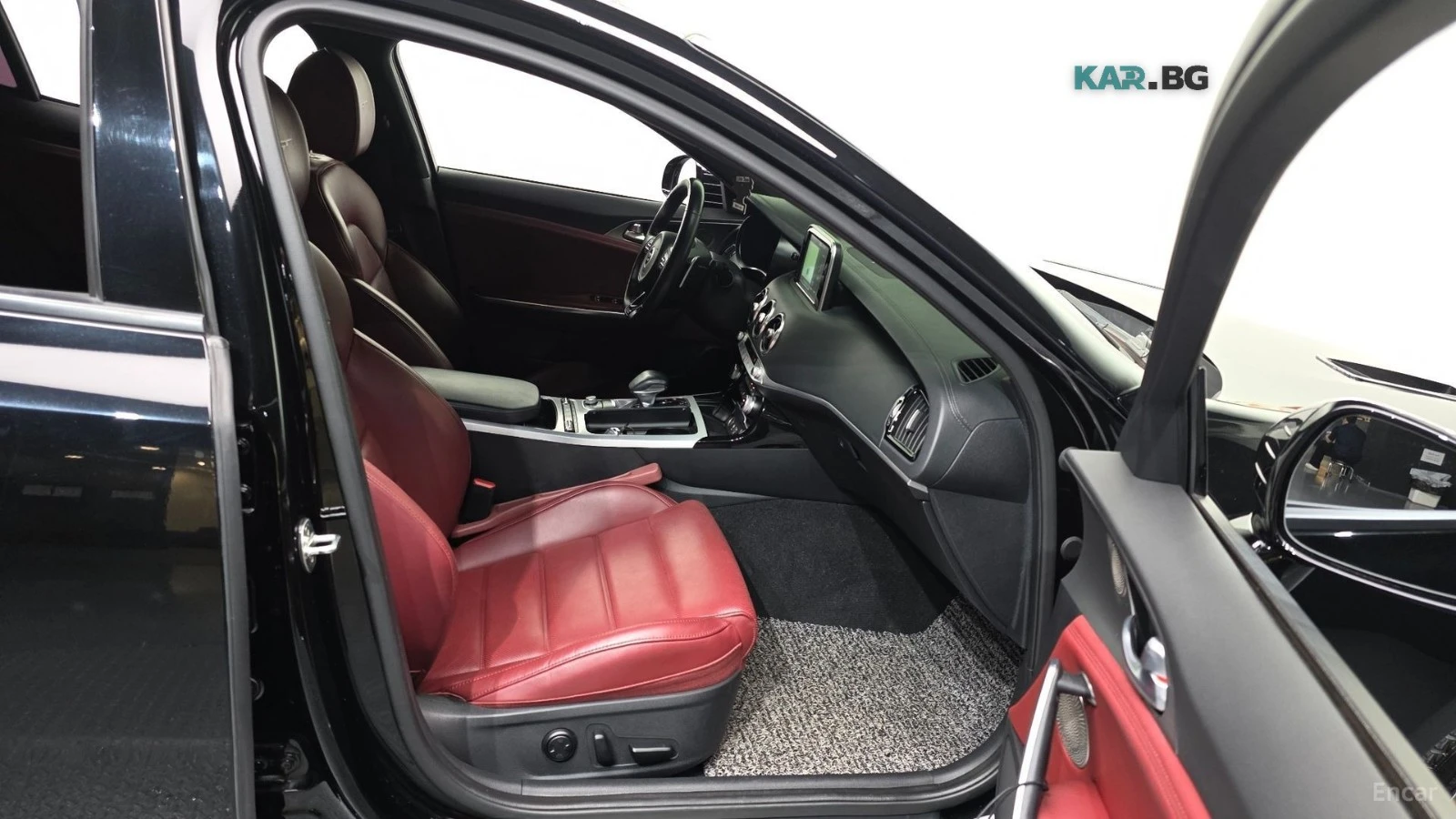 Kia Stinger GT* 3.3* TURBO* DISTRONIC* 360* ПОДГРЕВ* ОБДУХ* , снимка 9 - Автомобили и джипове - 55901981