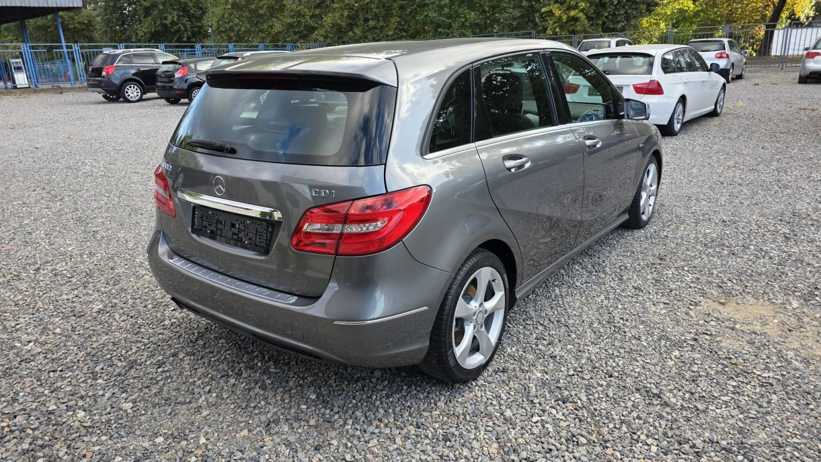 Mercedes-Benz B 180 CDI, снимка 5 - Автомобили и джипове - 56265012