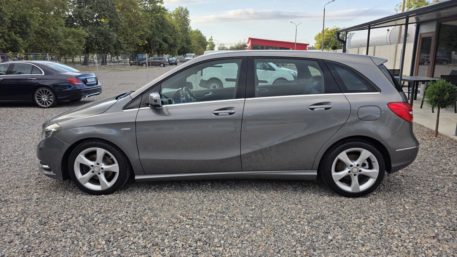 Mercedes-Benz B 180 CDI, снимка 8 - Автомобили и джипове - 56265012